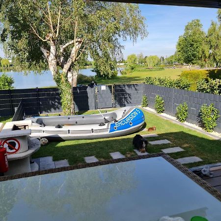 Ferienhaus Am See Hungen Экстерьер фото