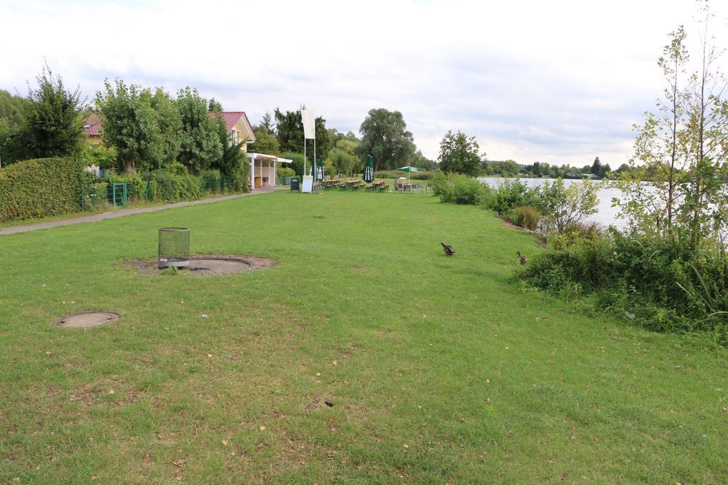Ferienhaus Am See Hungen Экстерьер фото