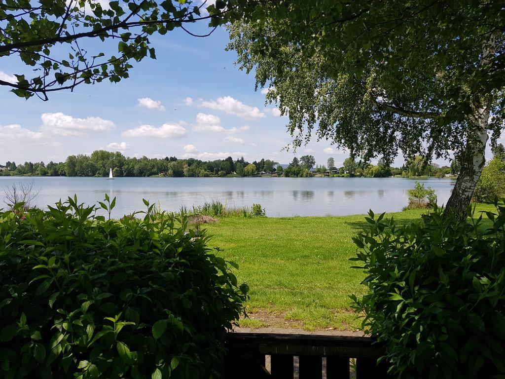 Ferienhaus Am See Hungen Экстерьер фото